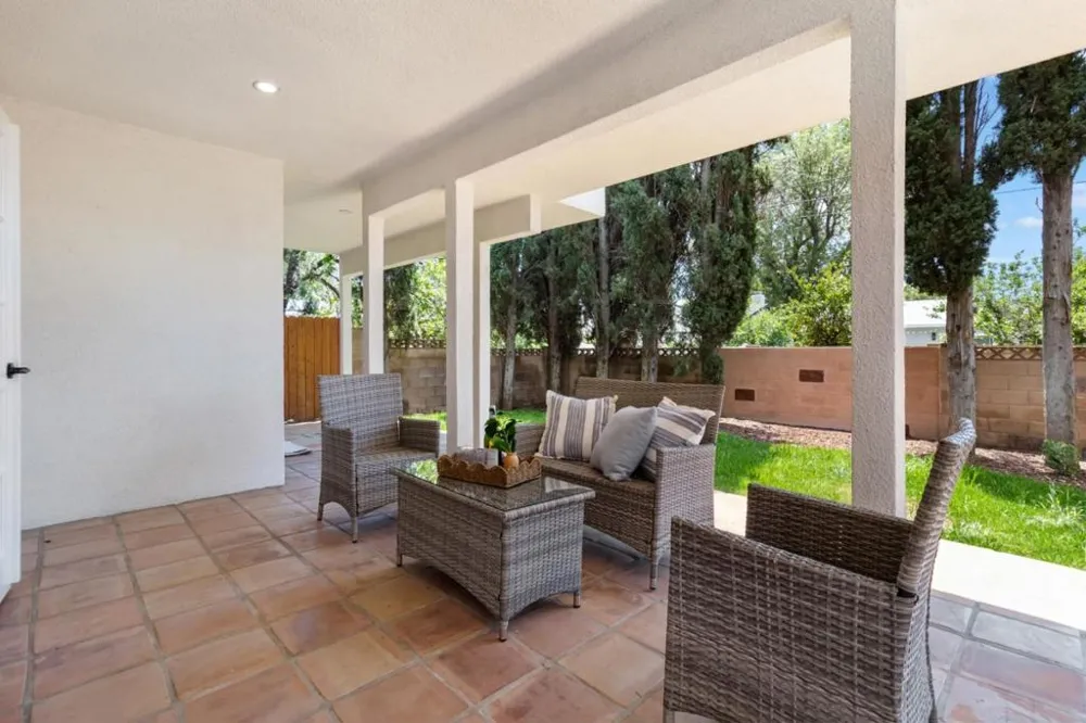 24022 Vanowen Street West Hills, CA 91307