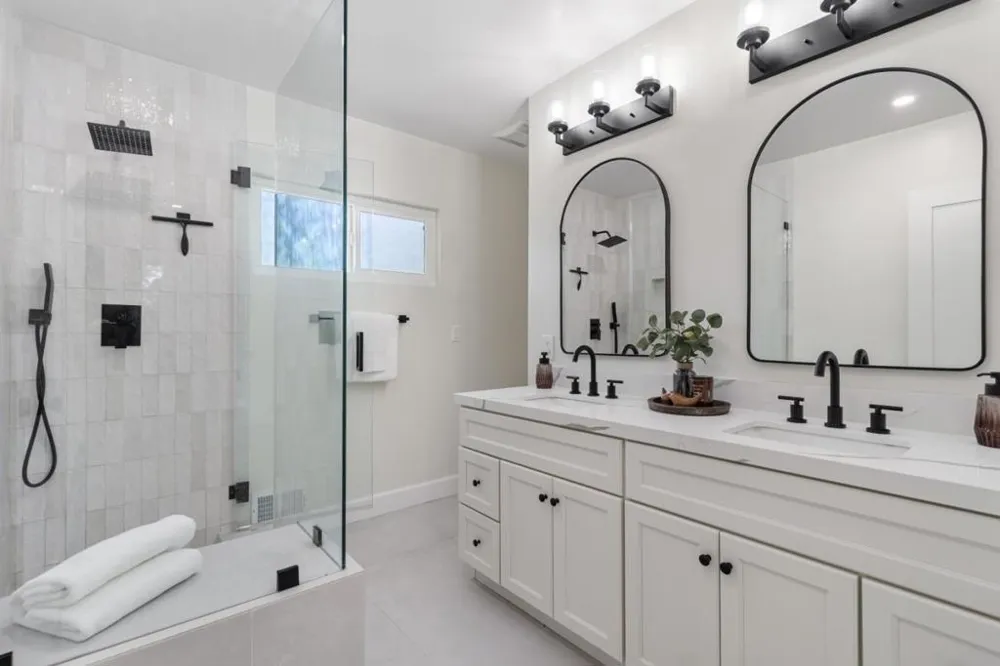 24022 Vanowen Street West Hills, CA 91307