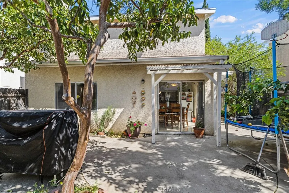 11545 Honeyglen Pacoima, CA 91331