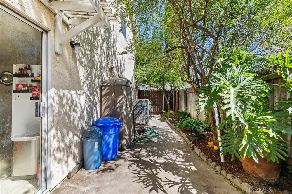 11545 Honeyglen Pacoima, CA 91331