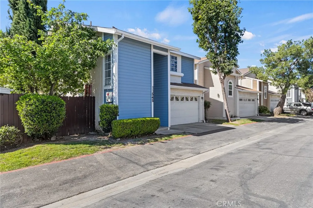 11545 Honeyglen Pacoima, CA 91331