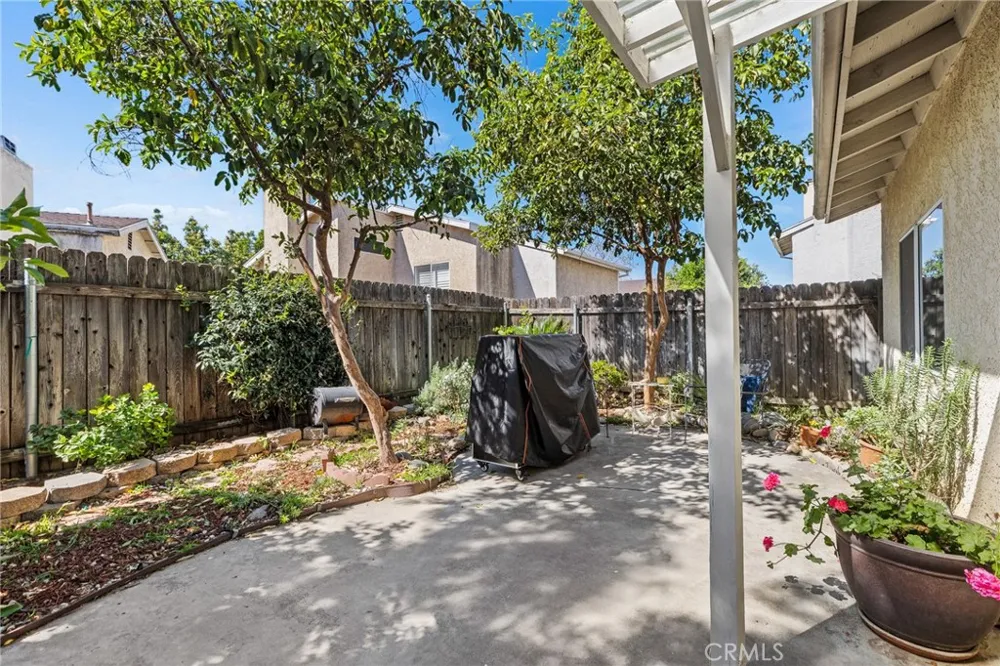 11545 Honeyglen Pacoima, CA 91331