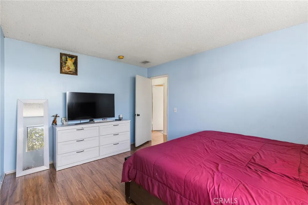 11545 Honeyglen Pacoima, CA 91331