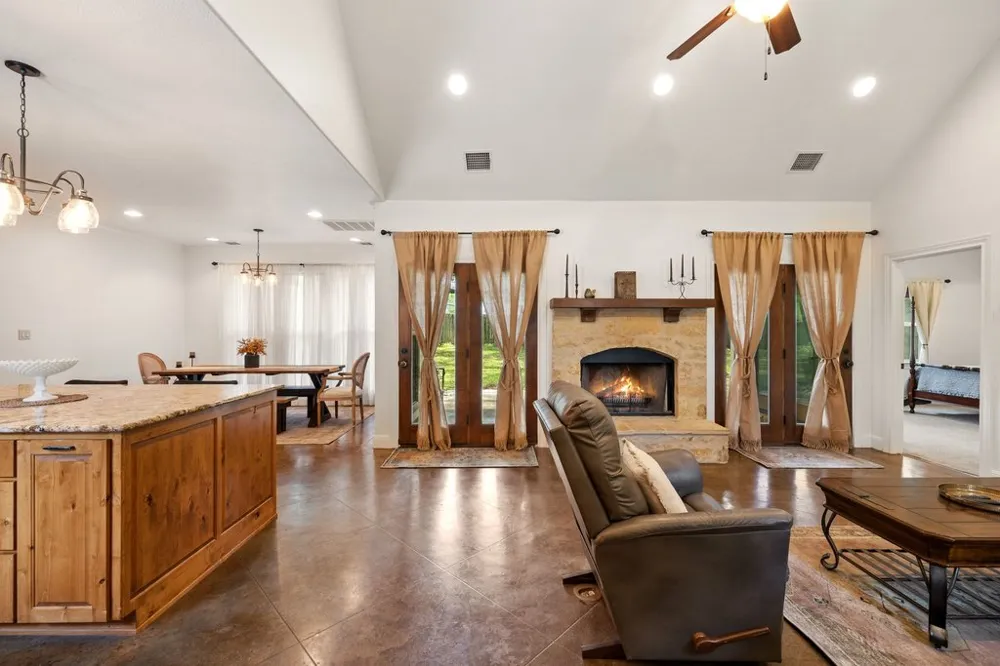 101 Winding Oak Drive Johnson City, TX 78636