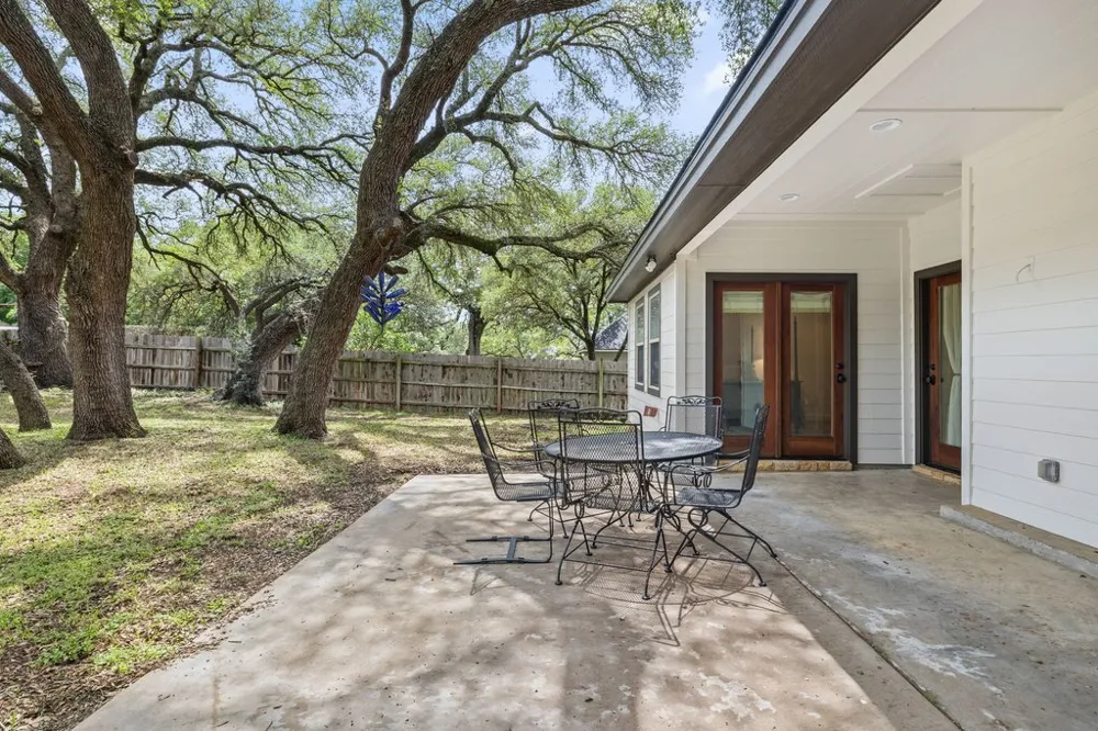 101 Winding Oak Drive Johnson City, TX 78636