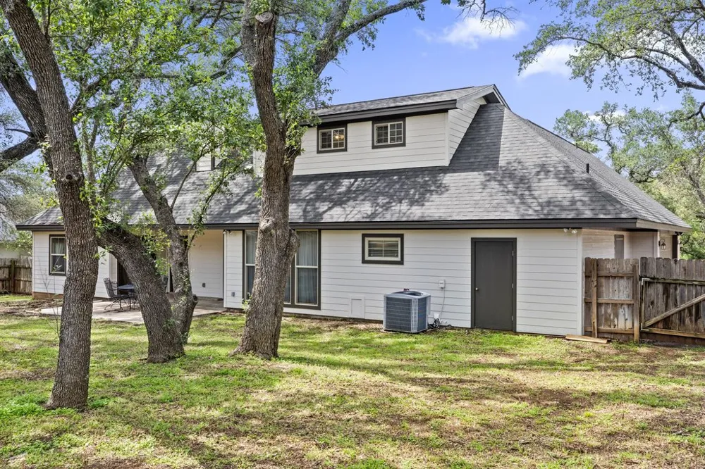 101 Winding Oak Drive Johnson City, TX 78636