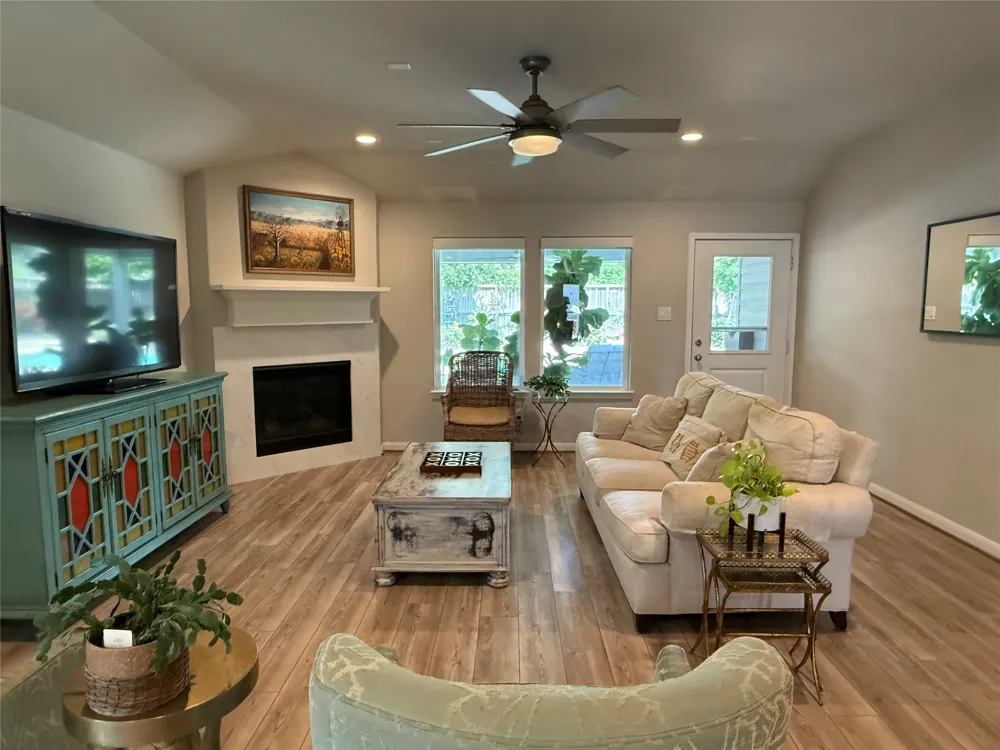 2336 Hagerman Road Conroe, TX 77384