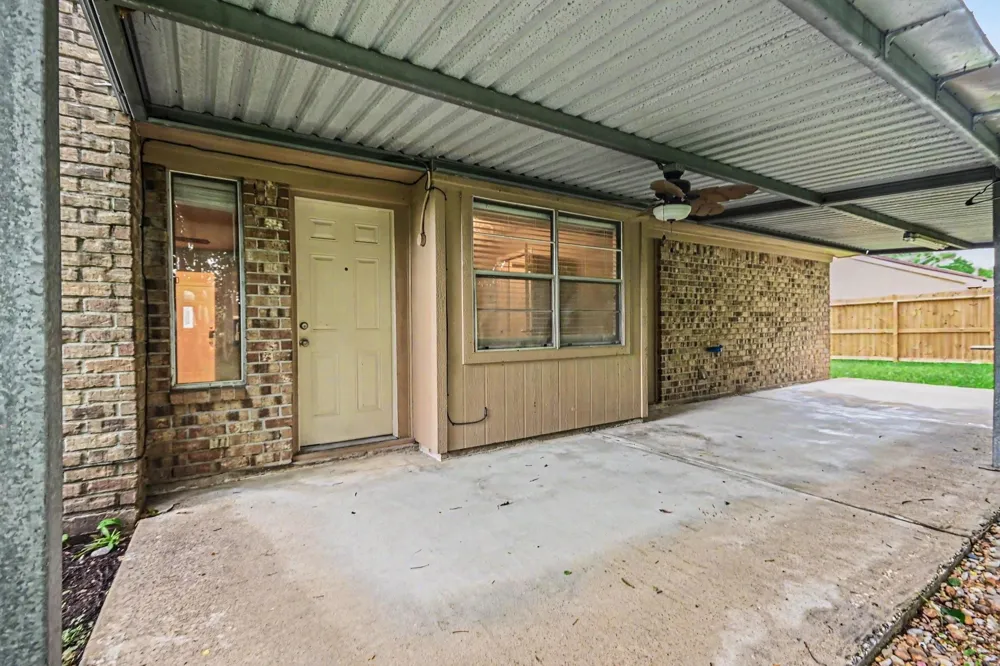 1917 Coupland Drive La Porte, TX 77571