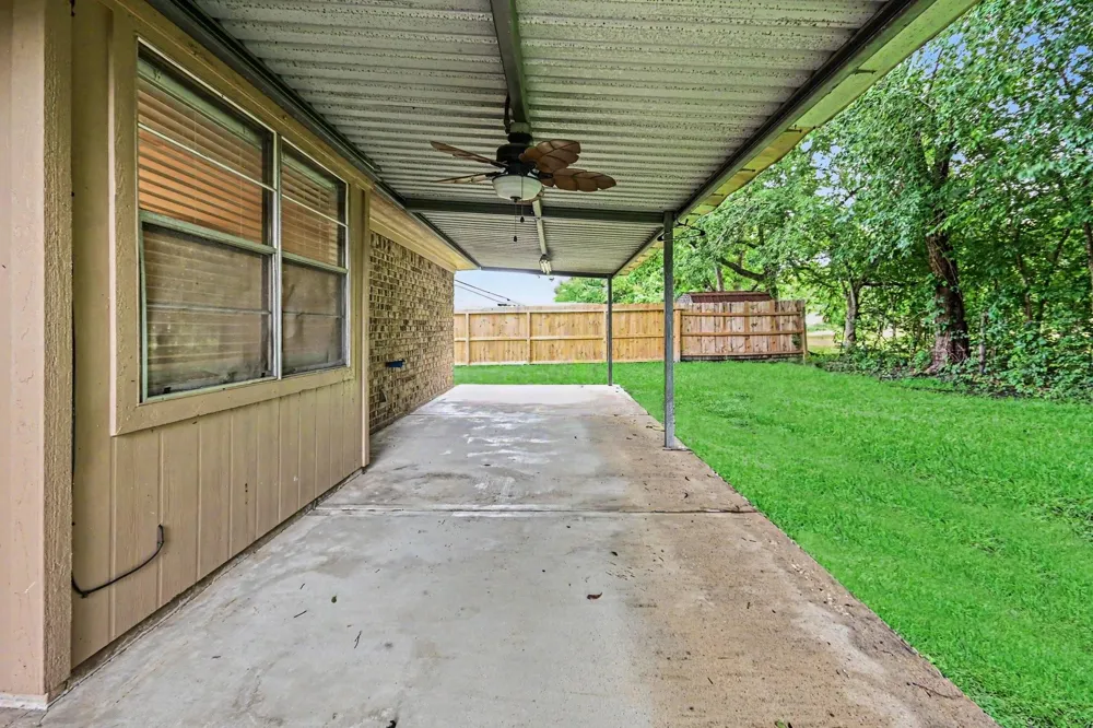 1917 Coupland Drive La Porte, TX 77571