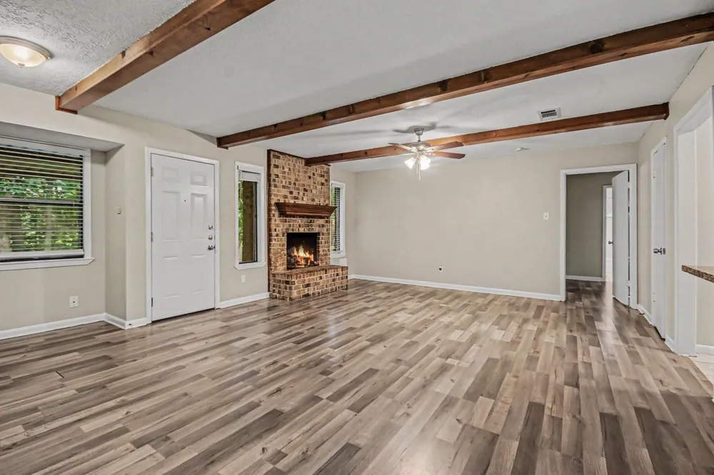 1917 Coupland Drive La Porte, TX 77571