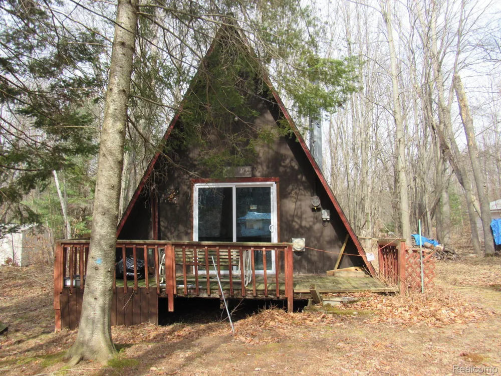 5892 WOODLAND DRIVE Surrey Township, MI 48632