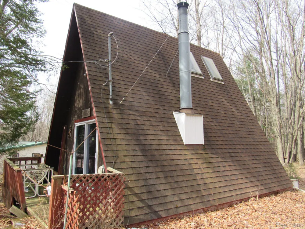 5892 WOODLAND DRIVE Surrey Township, MI 48632