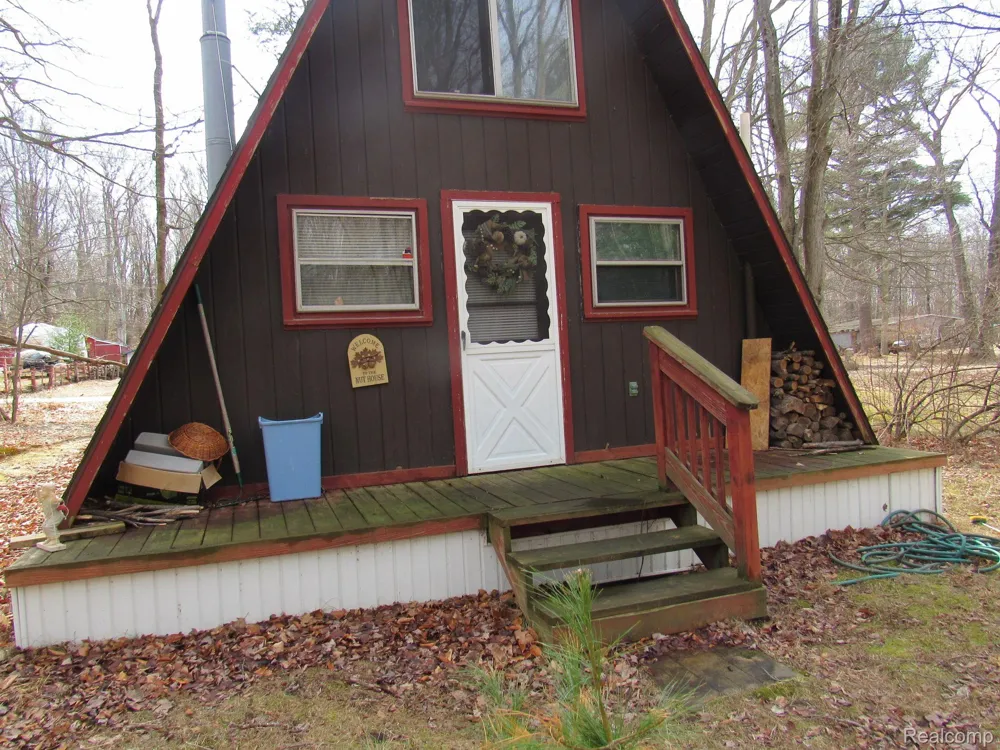 5892 WOODLAND DRIVE Surrey Township, MI 48632
