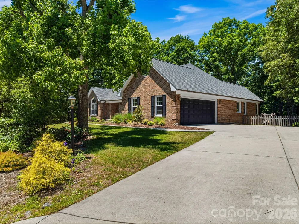 18 High Bluff Drive Weaverville, NC 28787