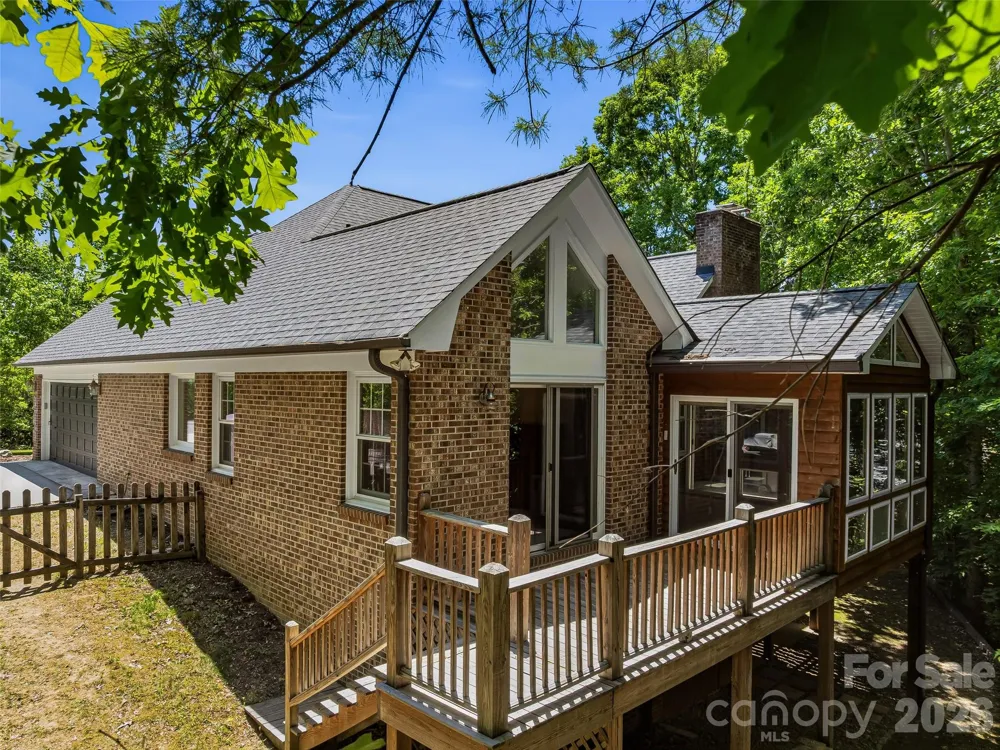 18 High Bluff Drive Weaverville, NC 28787
