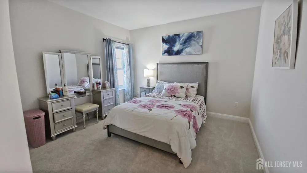 4 Pasture Drive Farmingdale, NJ 07727