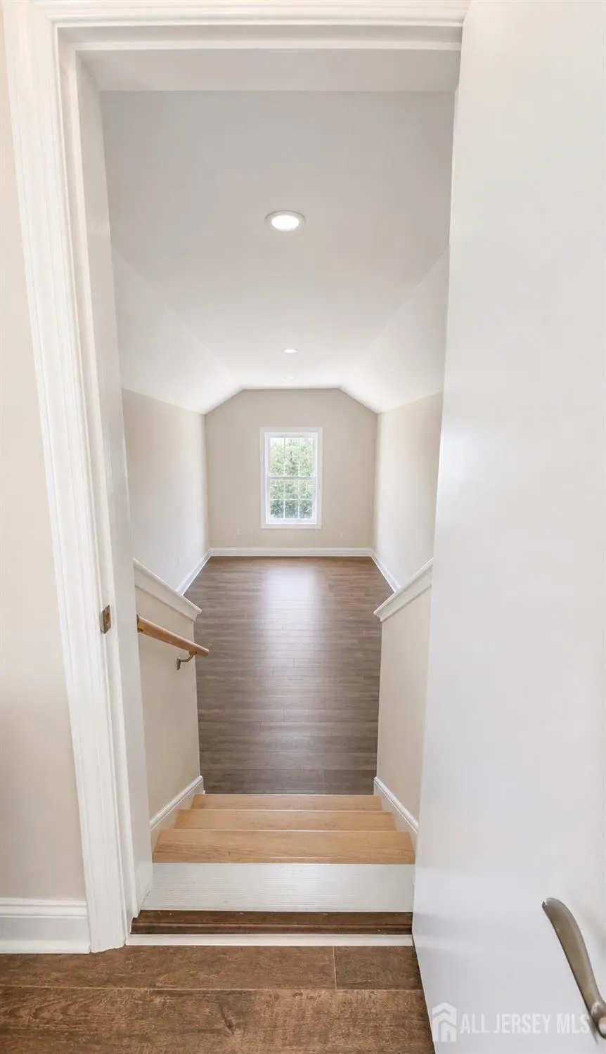 4 Pasture Drive Farmingdale, NJ 07727