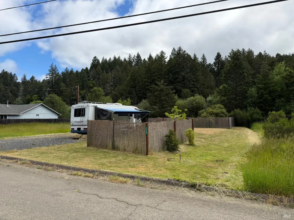 25284 Madrone Drive Willits, CA 95490