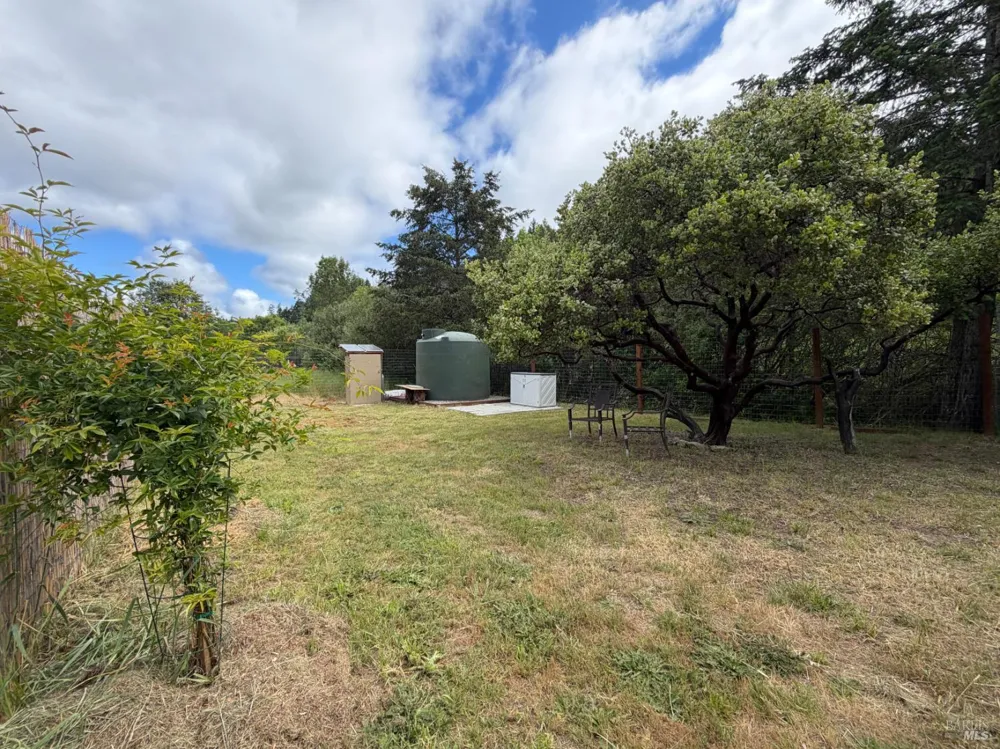 25284 Madrone Drive Willits, CA 95490