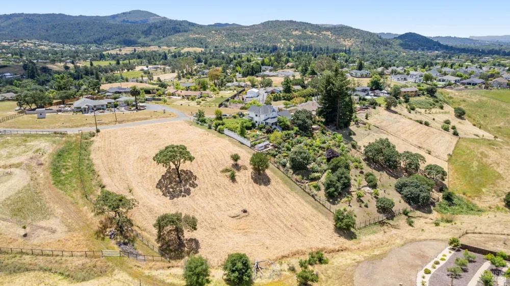 5757 Futura Way Santa Rosa, CA 95409