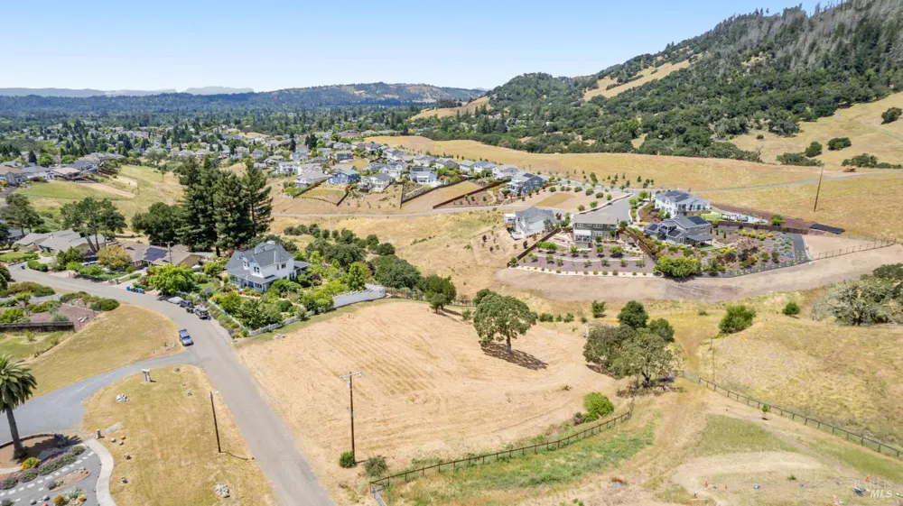 5757 Futura Way Santa Rosa, CA 95409