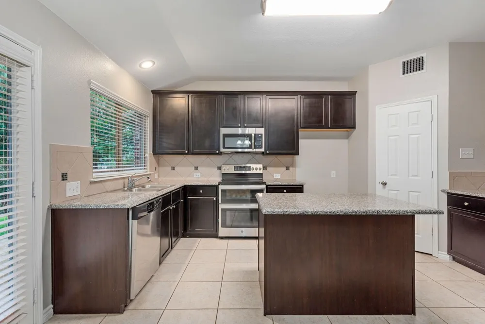 4521 Lakeside Hollow Street Fort Worth, TX 76262