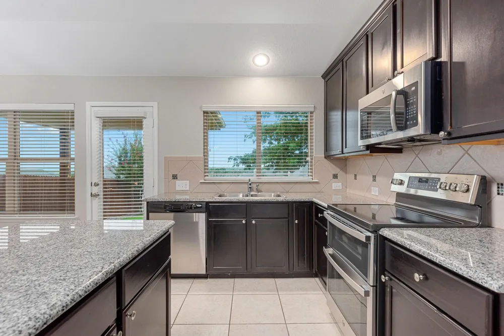 4521 Lakeside Hollow Street Fort Worth, TX 76262