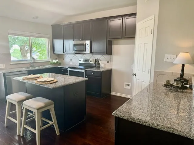 4521 Lakeside Hollow Street Fort Worth, TX 76262