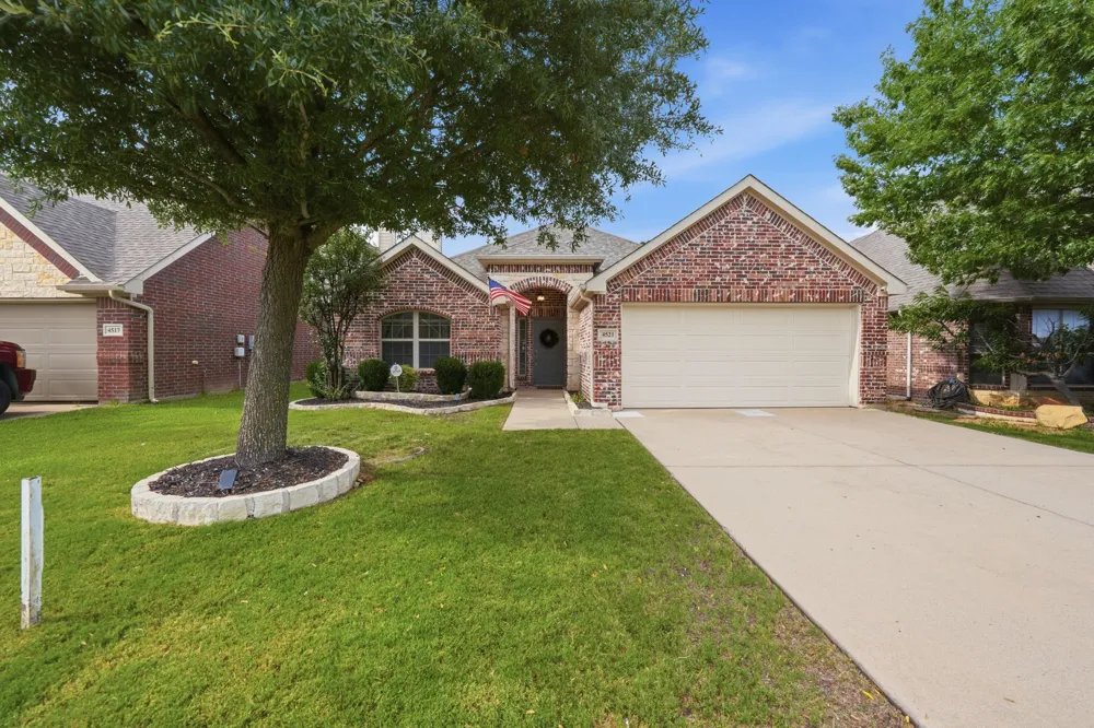4521 Lakeside Hollow Street Fort Worth, TX 76262