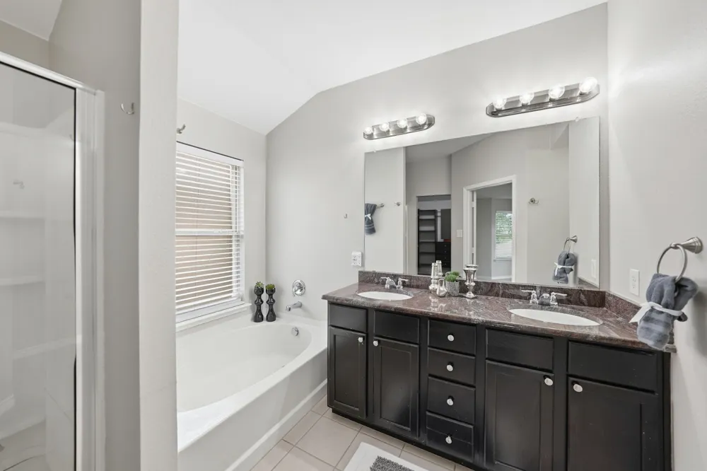 4521 Lakeside Hollow Street Fort Worth, TX 76262