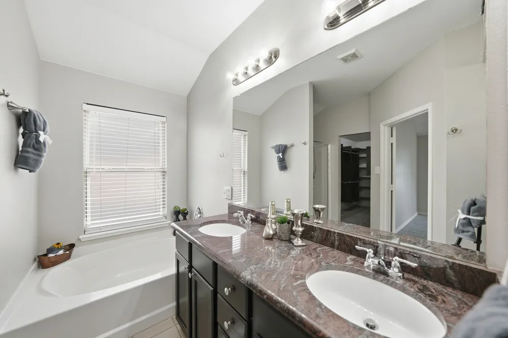 4521 Lakeside Hollow Street Fort Worth, TX 76262