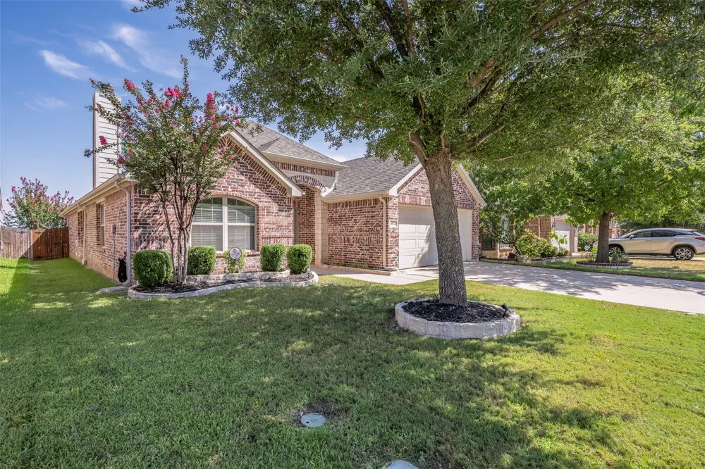 4521 Lakeside Hollow Street Fort Worth, TX 76262