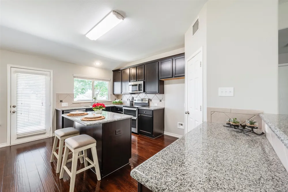 4521 Lakeside Hollow Street Fort Worth, TX 76262