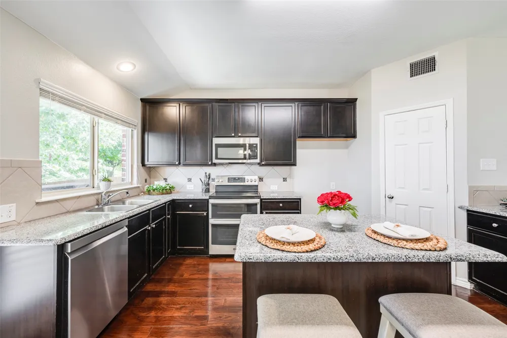 4521 Lakeside Hollow Street Fort Worth, TX 76262