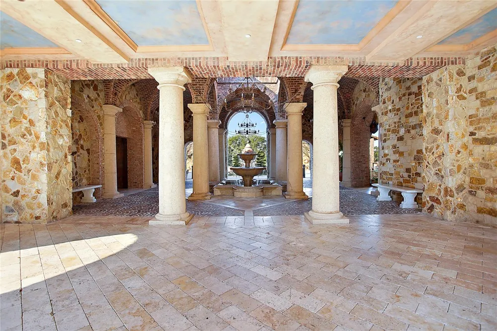 16049 VOLTERRA POINT Montverde, FL 34756