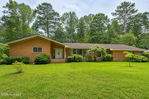 527 Edgewood Circle