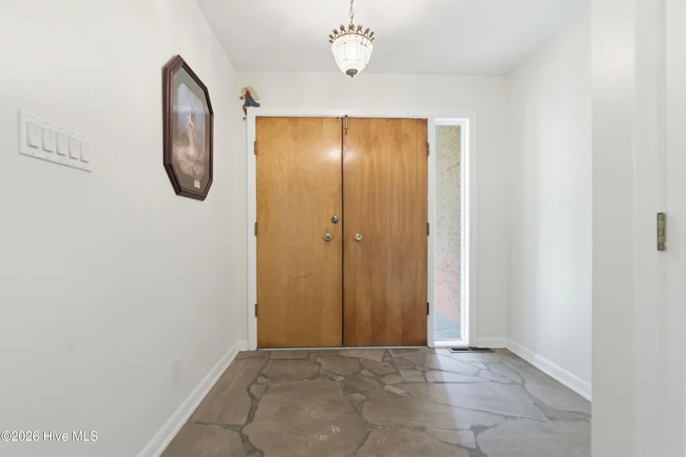 527 Edgewood Circle Whiteville, NC 28472