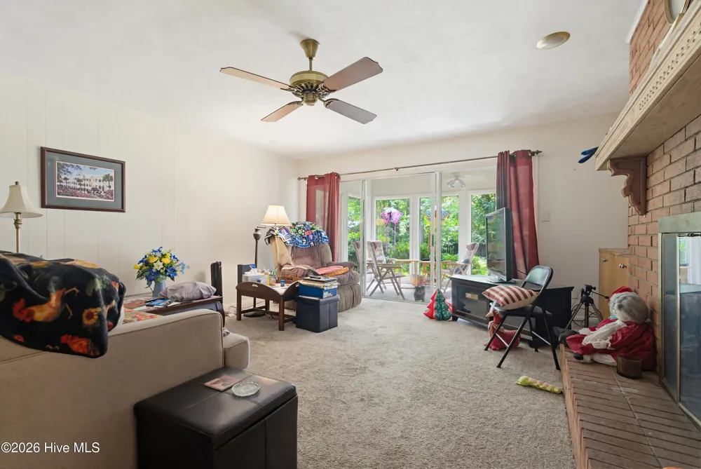 527 Edgewood Circle Whiteville, NC 28472
