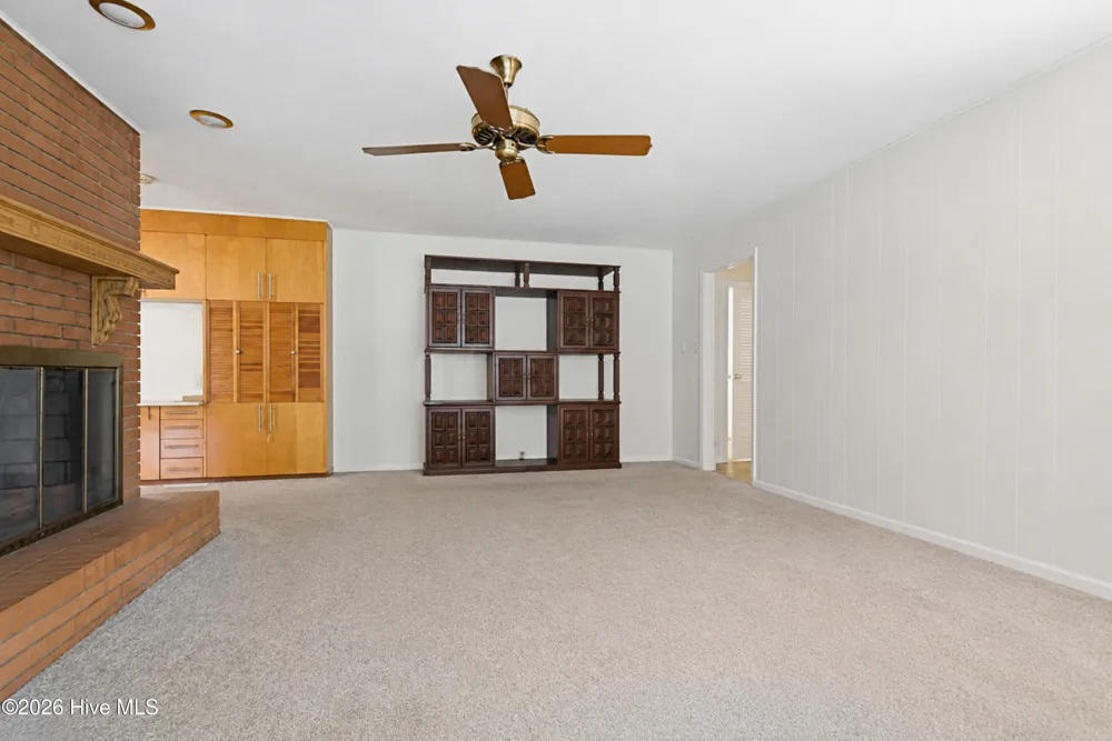527 Edgewood Circle Whiteville, NC 28472