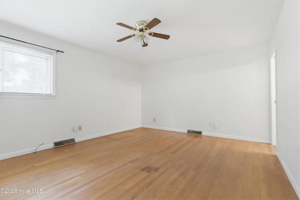 527 Edgewood Circle Whiteville, NC 28472
