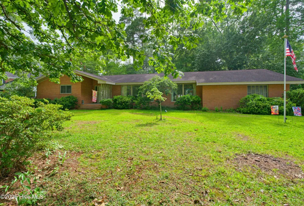 527 Edgewood Circle Whiteville, NC 28472