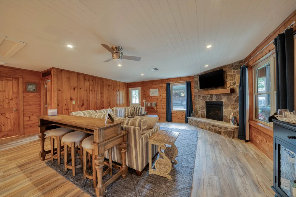 16 County Road 2131 Pittsburg, TX 75686