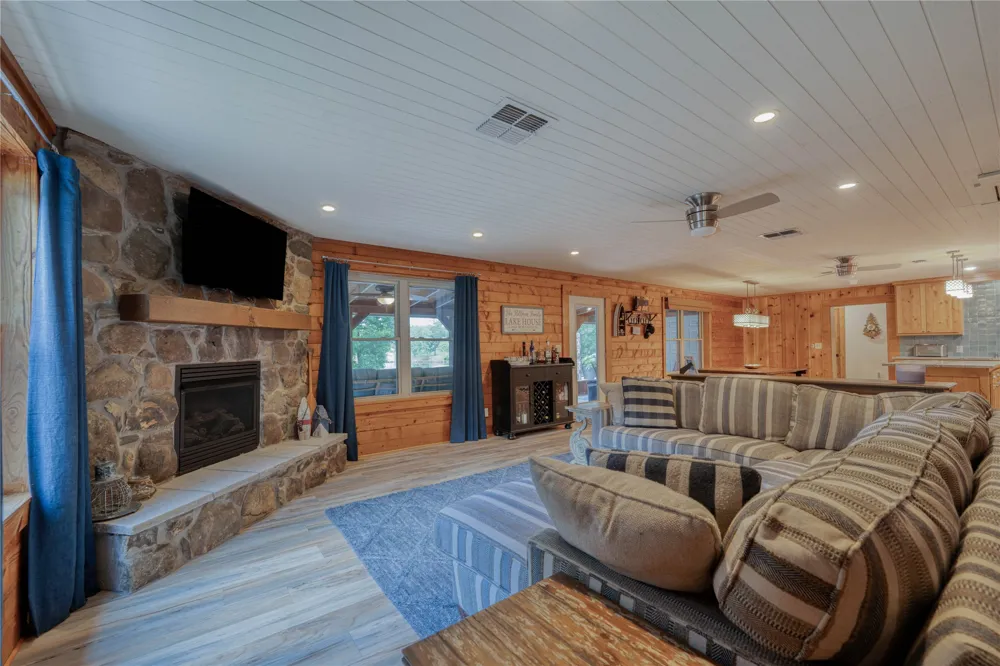 16 County Road 2131 Pittsburg, TX 75686