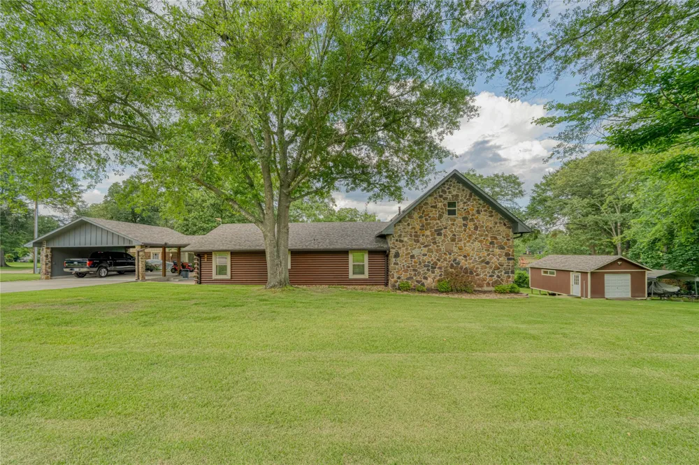 16 County Road 2131 Pittsburg, TX 75686
