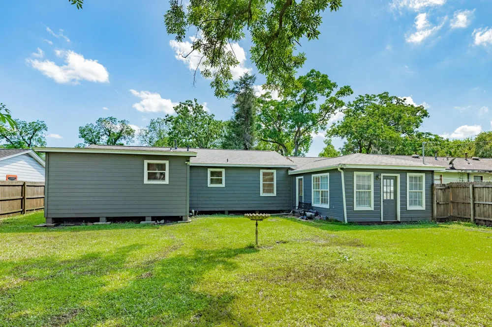 303 Yaupon Street Sweeny, TX 77480