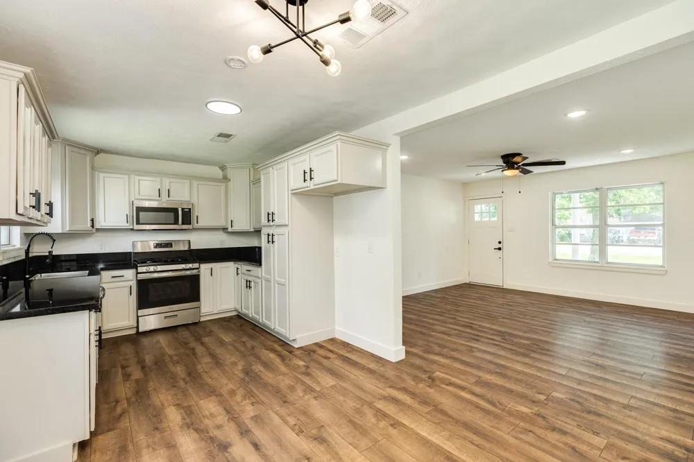 303 Yaupon Street Sweeny, TX 77480