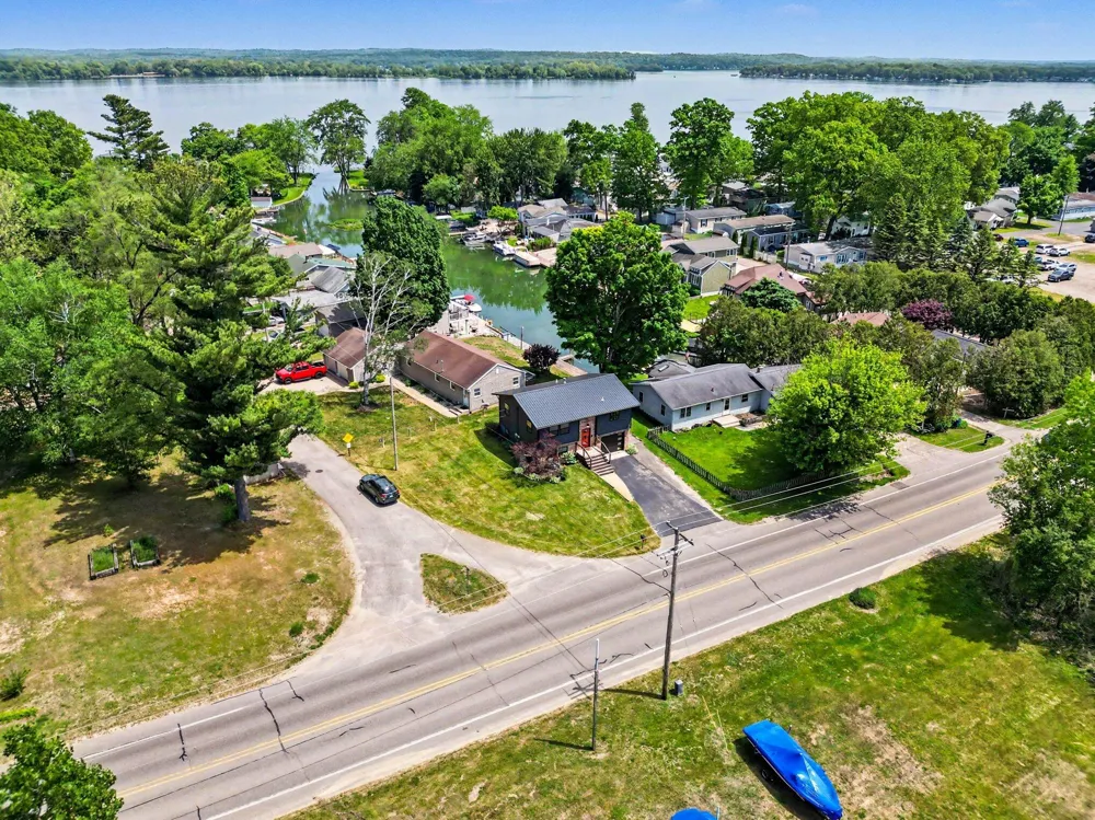 2865 S Patterson Road Wayland, MI 49348