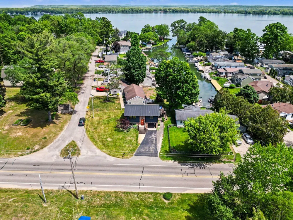 2865 S Patterson Road Wayland, MI 49348