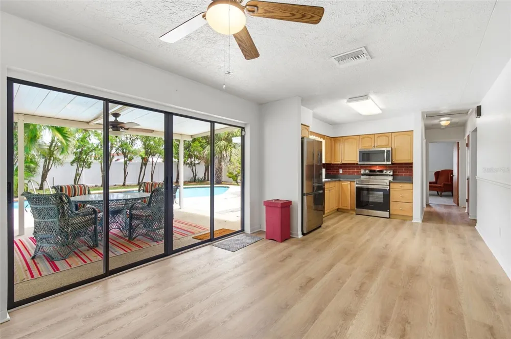 10651 125TH AVENUE Largo, FL 33773