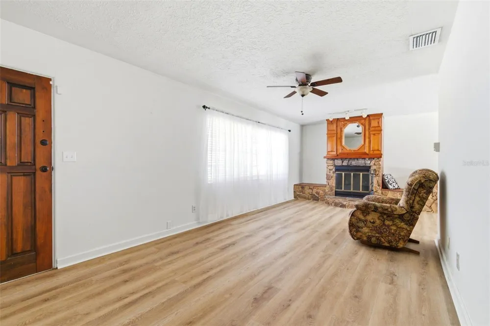 10651 125TH AVENUE Largo, FL 33773